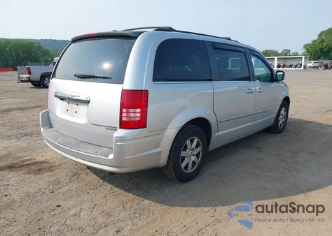 2010 Chrysler Town & Country Touring from USA, damaged, VIN 2A4RR5DX1AR253430